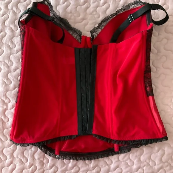 Cacique Red and Black Lace Bra - Picture 8 of 13